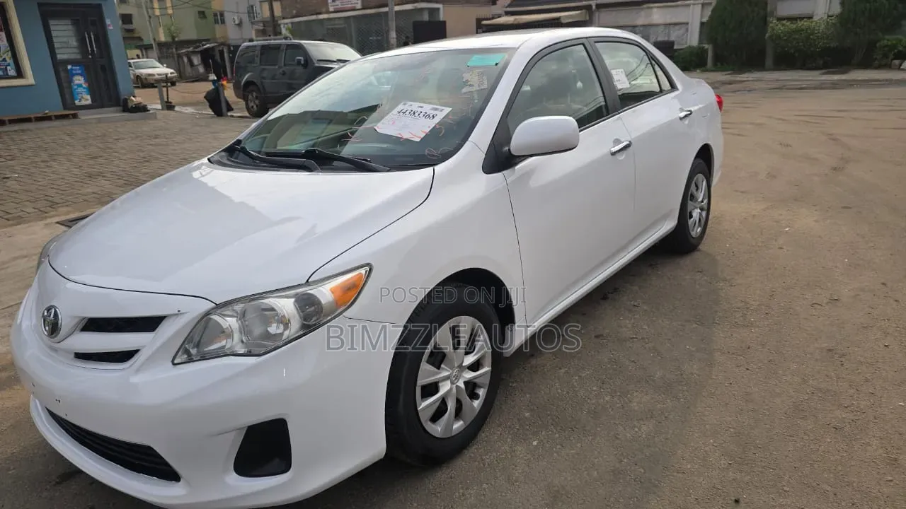 Toyota Corolla 2011 White