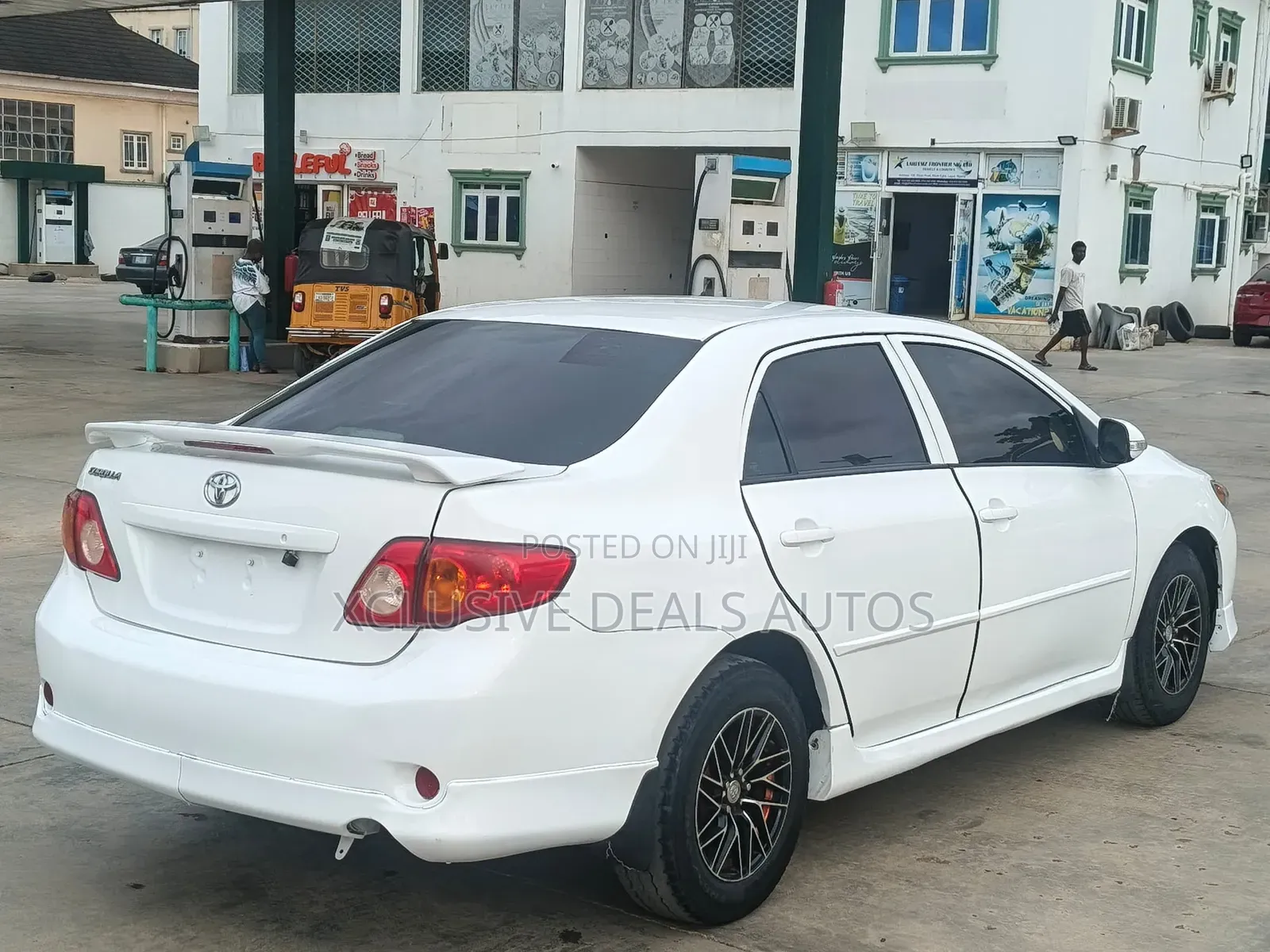 Toyota Corolla 2010 White
