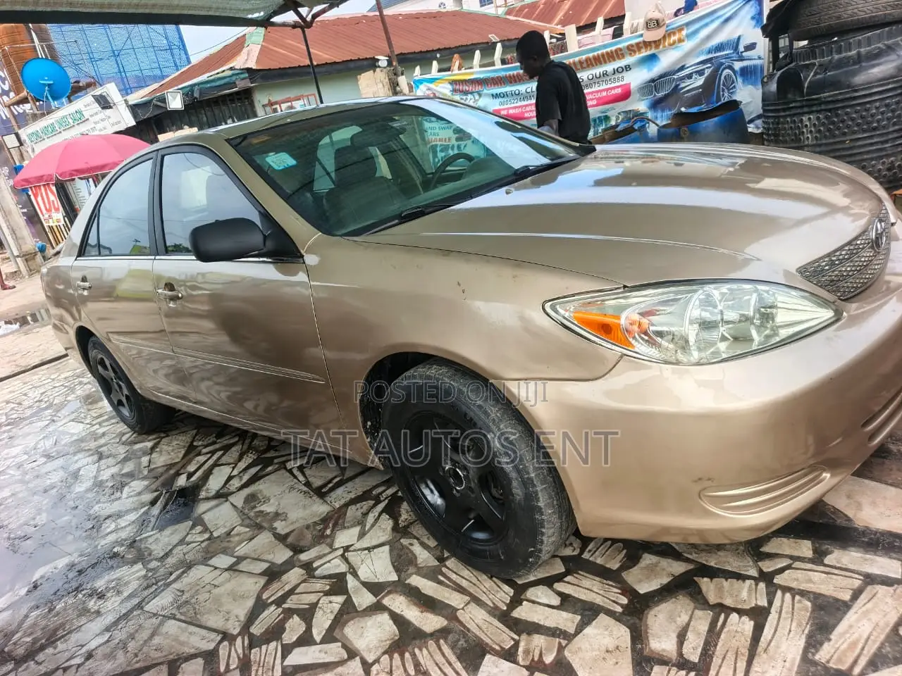 Toyota Camry LE 4dr Sedan (2.4L 4cyl 5M) 2003 Gold