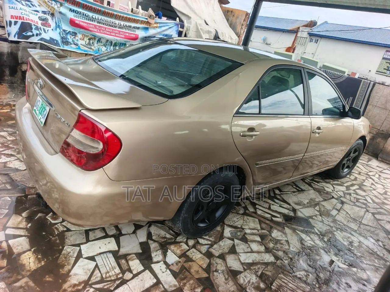 Toyota Camry LE 4dr Sedan (2.4L 4cyl 5M) 2003 Gold