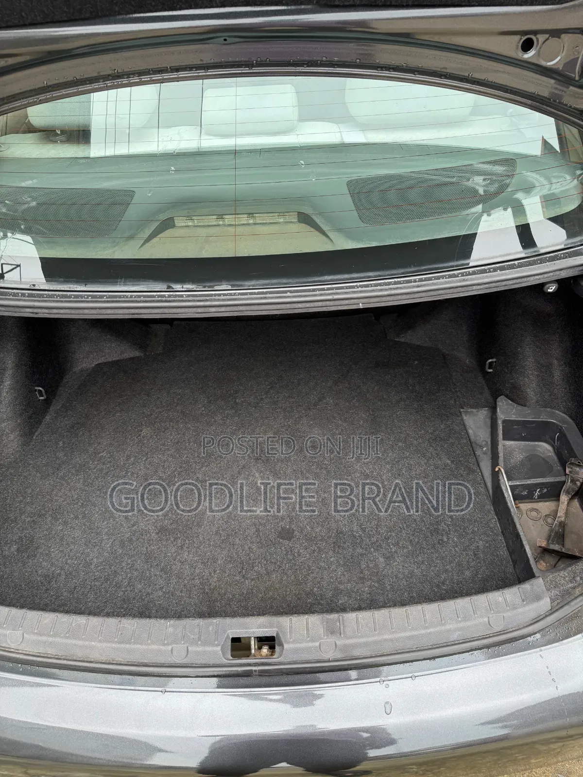 Toyota Corolla LE 4dr Sedan (1.8L 4cyl 4A) 2011 Matt Black