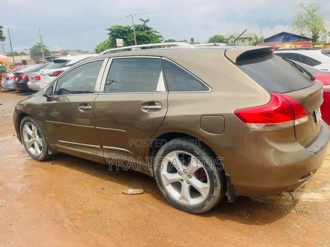 Toyota Venza LE 2011 Brown
