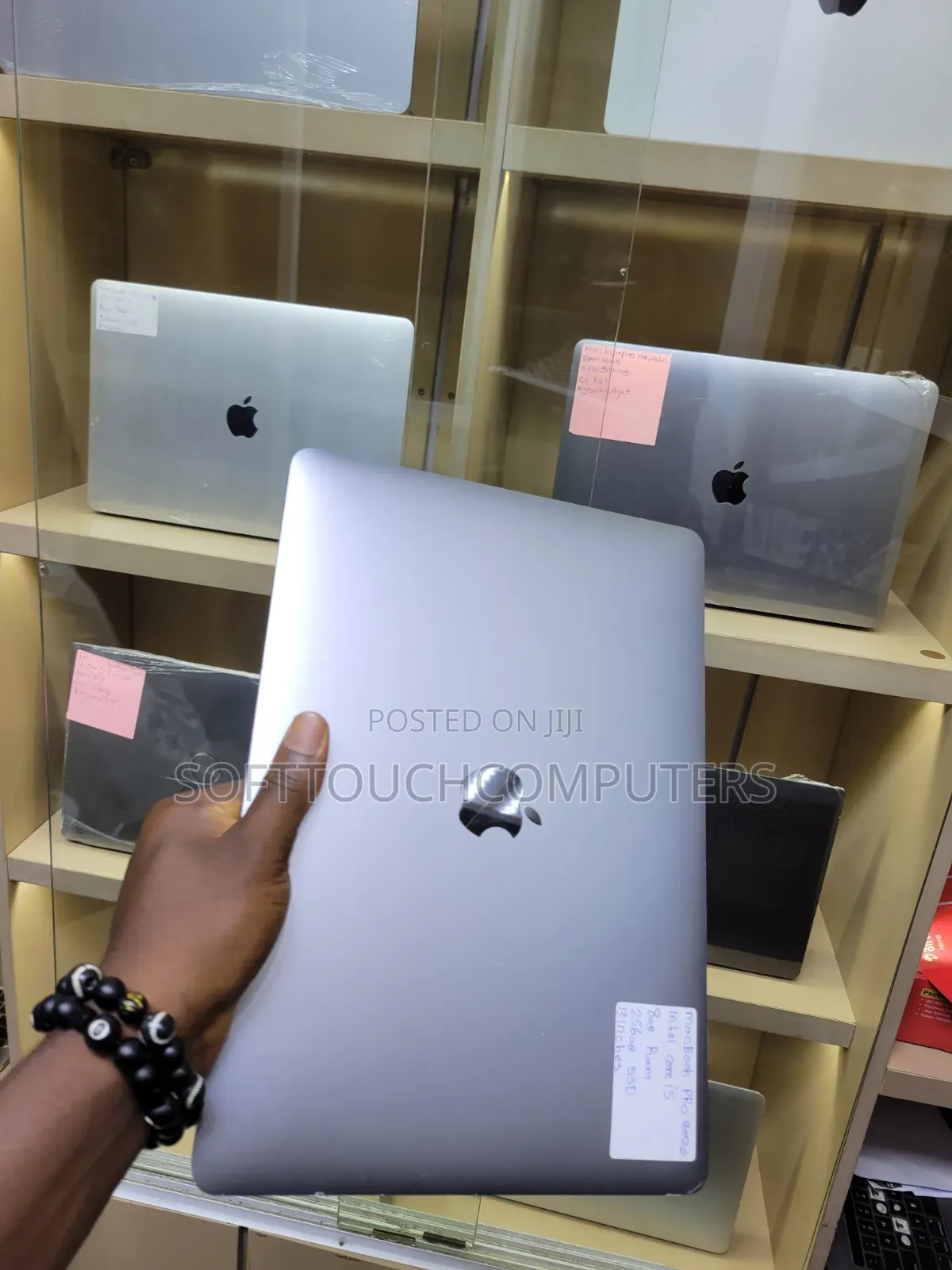 Laptop Apple MacBook Pro 2020 16GB Intel Core i7 SSD 512GB