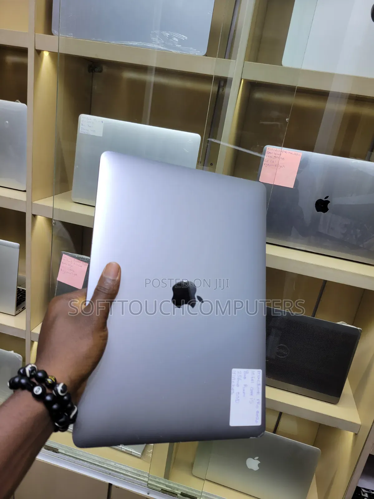 Laptop Apple MacBook Pro 2020 16GB Intel Core i7 SSD 512GB