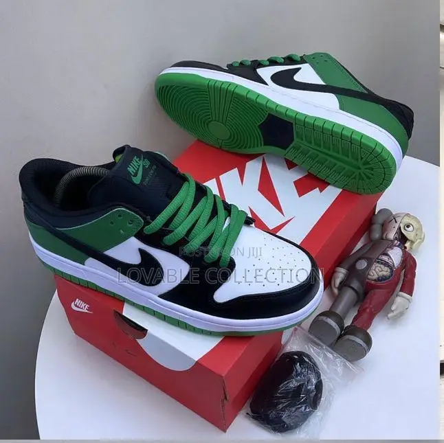 Nike Sb Dunk Low Pro Sneakers