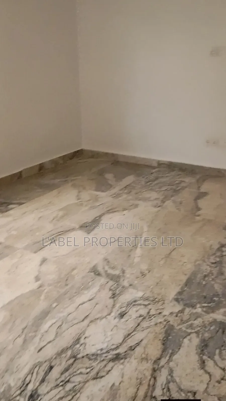 3bdrm Bungalow in Sungold Estate for sale