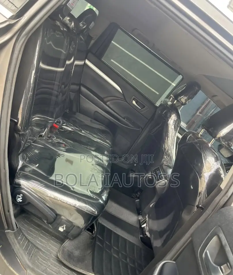 Toyota Highlander XLE 4x4 V6 (3.5L 6cyl 8A) 2017 Gray