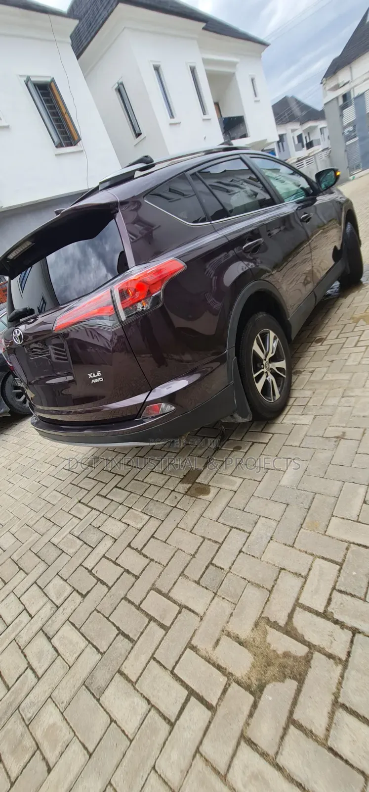 Toyota RAV4 XLE 4dr SUV AWD (2.5L 4cyl 6A) 2018 Burgundy