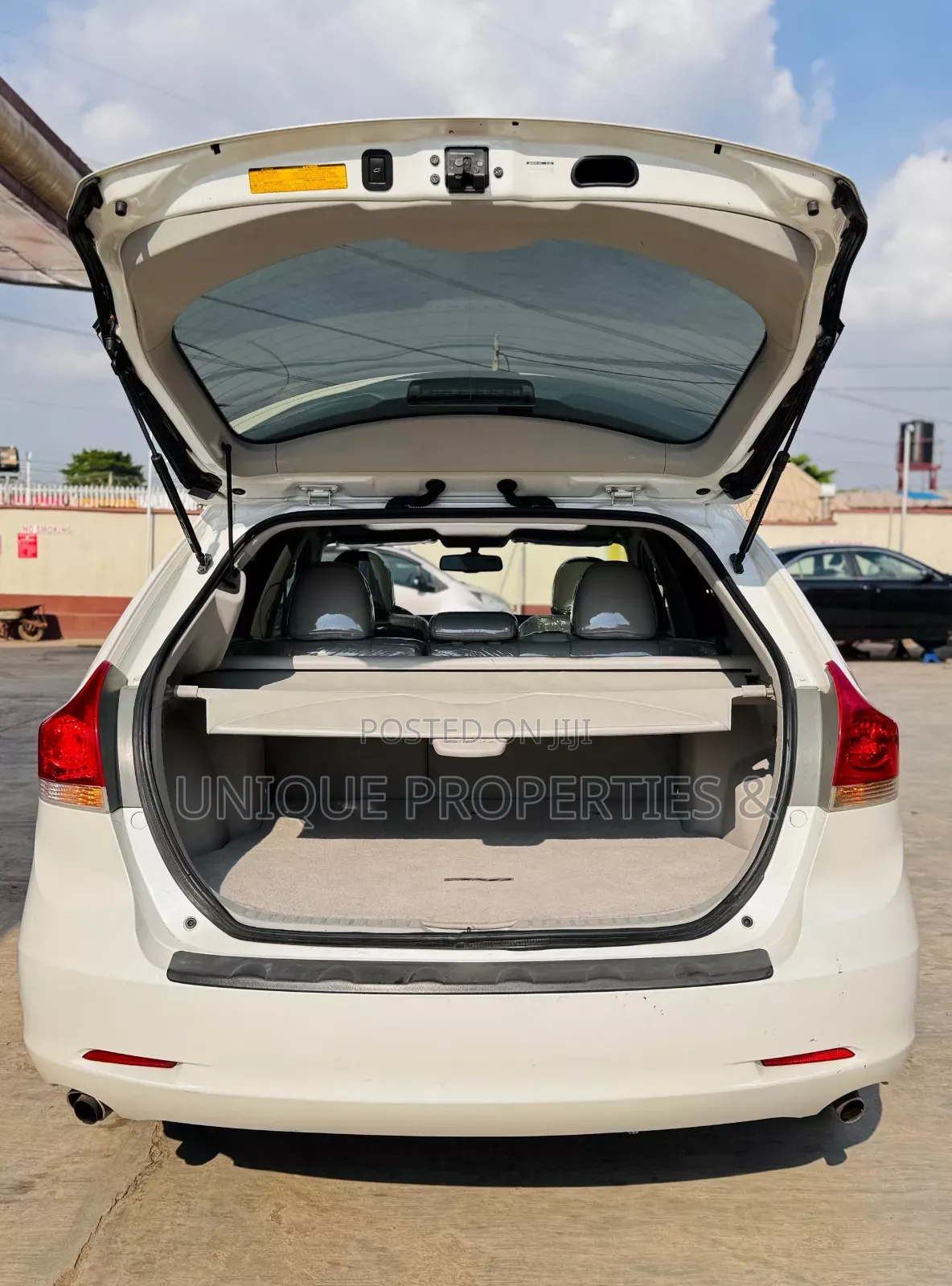Toyota Venza 2011 White