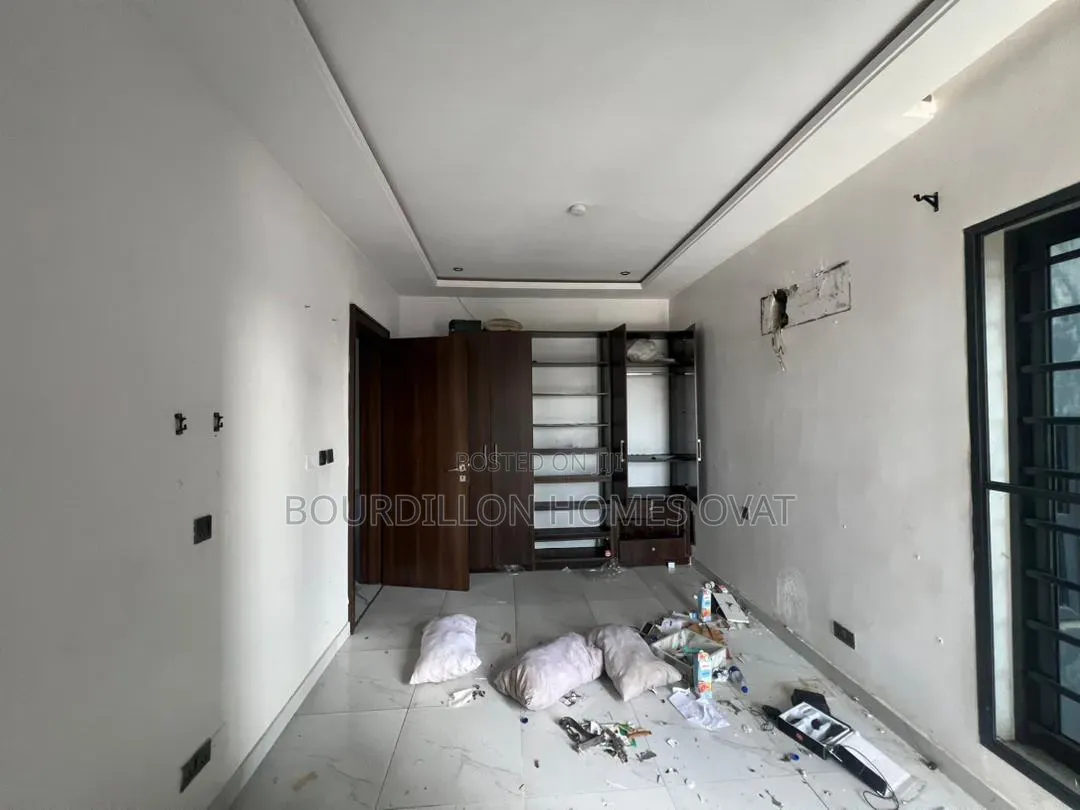 2bdrm Penthouse in Ologolo Lekki Lagos for rent