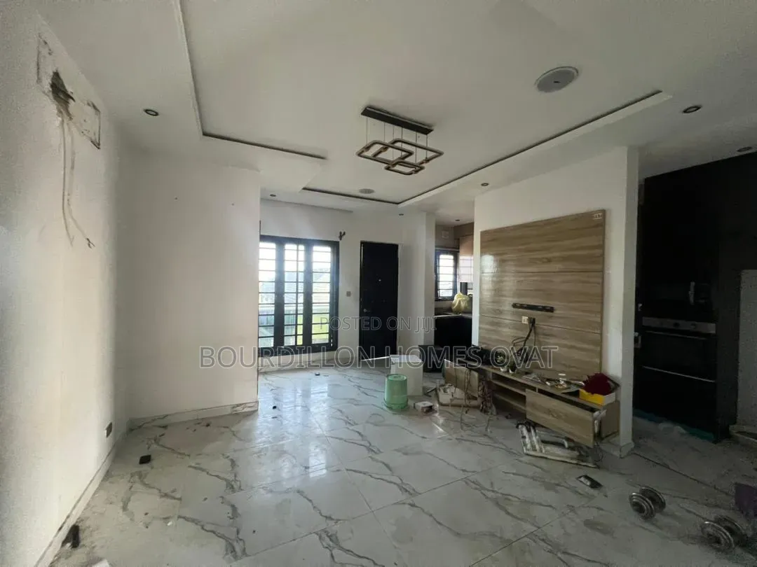 2bdrm Penthouse in Ologolo Lekki Lagos for rent