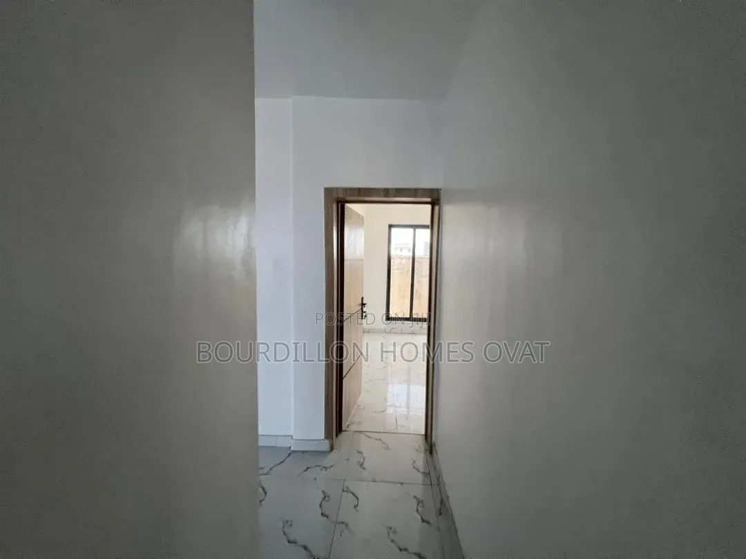 3bdrm Penthouse in Ologolo Lekki Lagos for rent