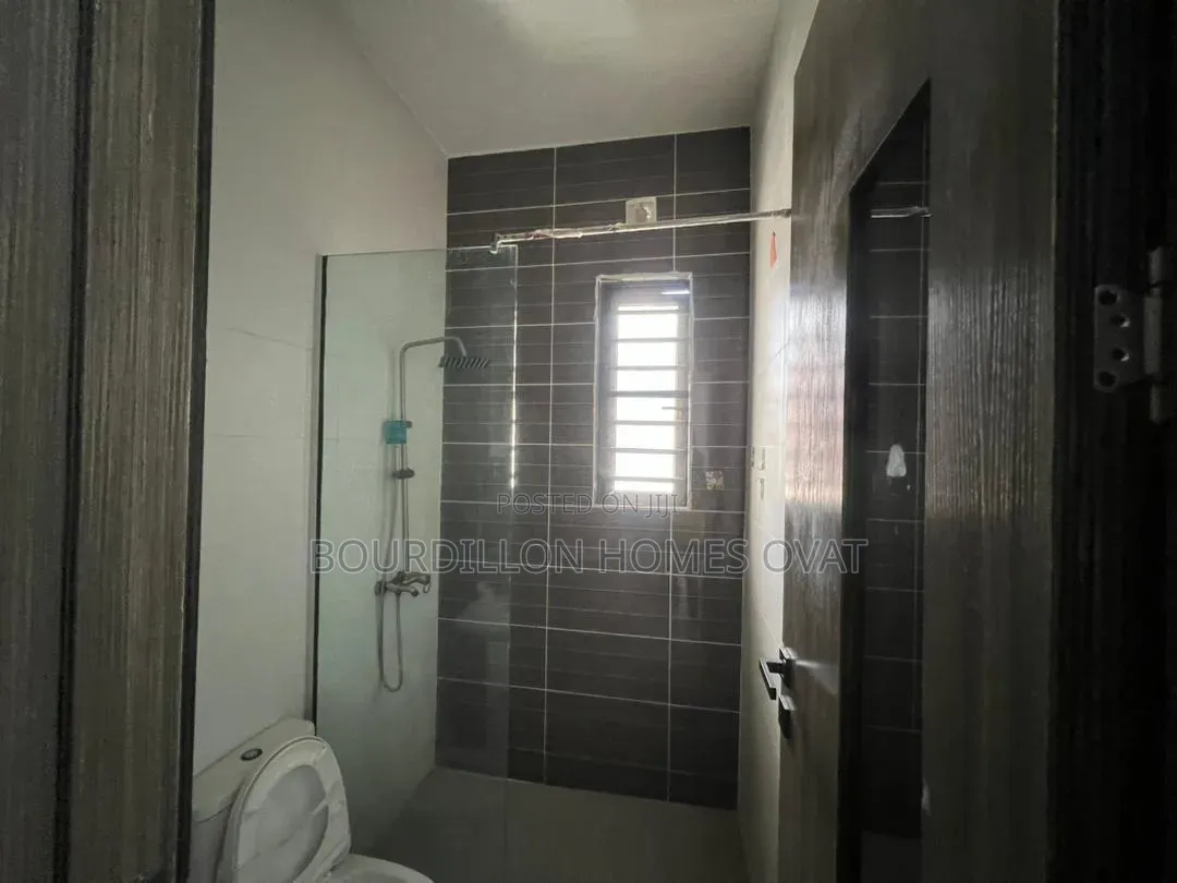 2bdrm Duplex in Ologolo Lekki Lagos for rent
