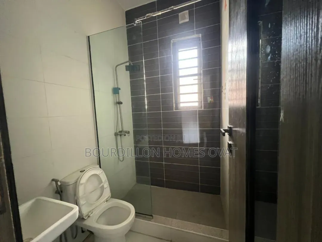2bdrm Duplex in Ologolo Lekki Lagos for rent