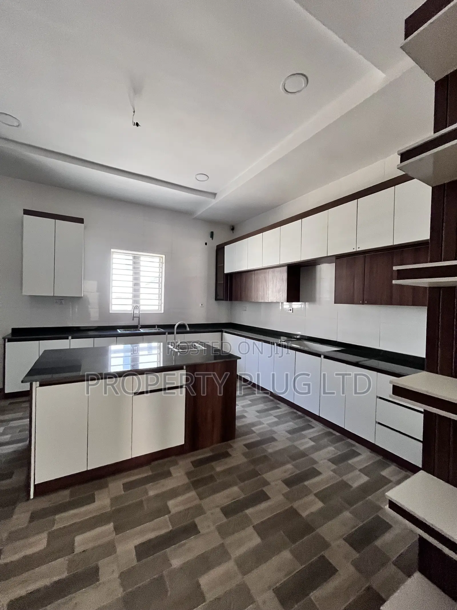 7bdrm Mansion in Karsana for sale