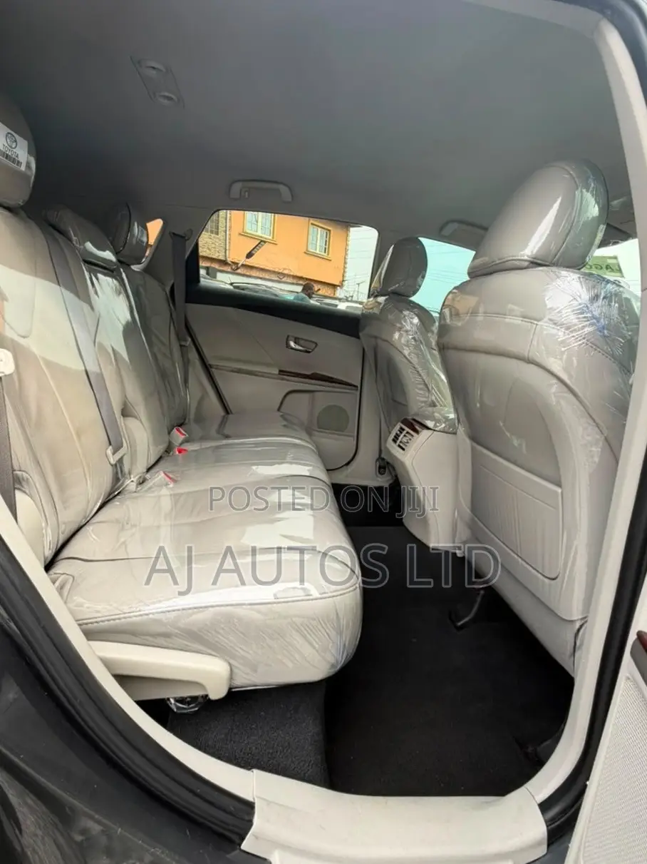 Toyota Venza V6 2010 Gray