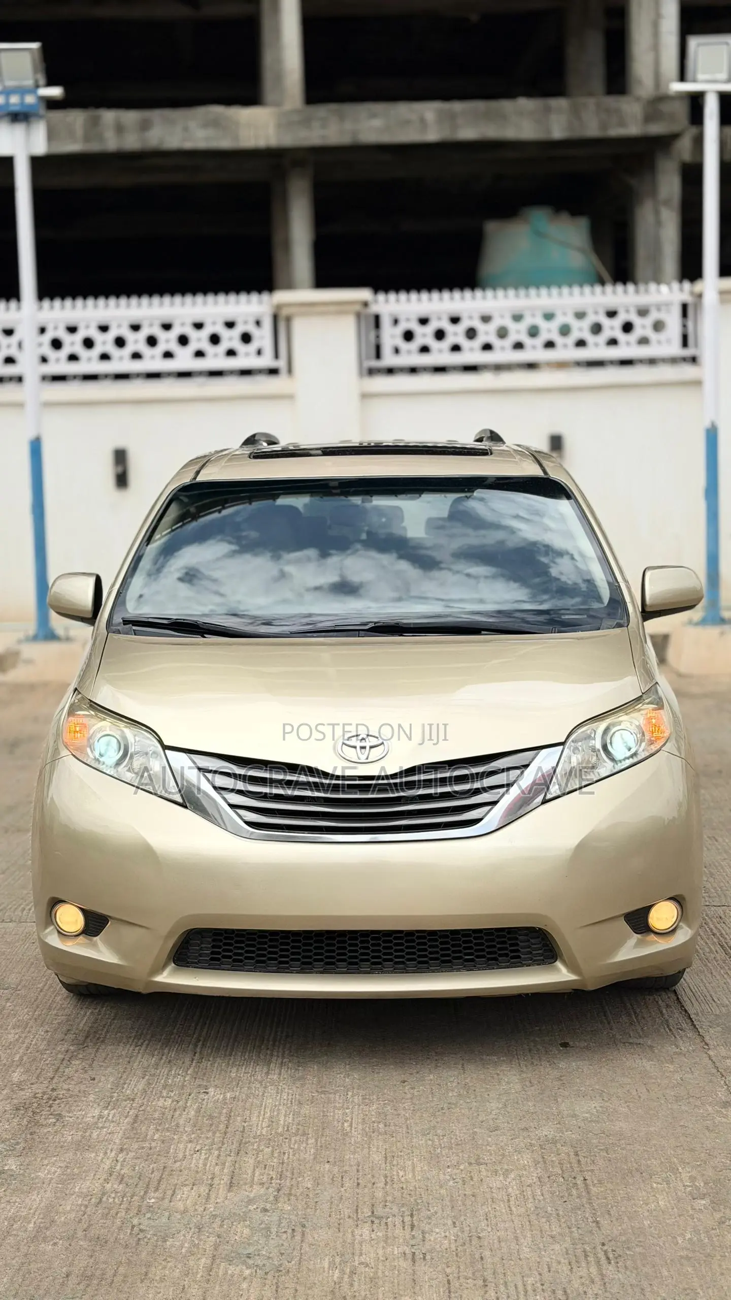 Toyota Sienna XLE 8 Passenger 2011 Gold