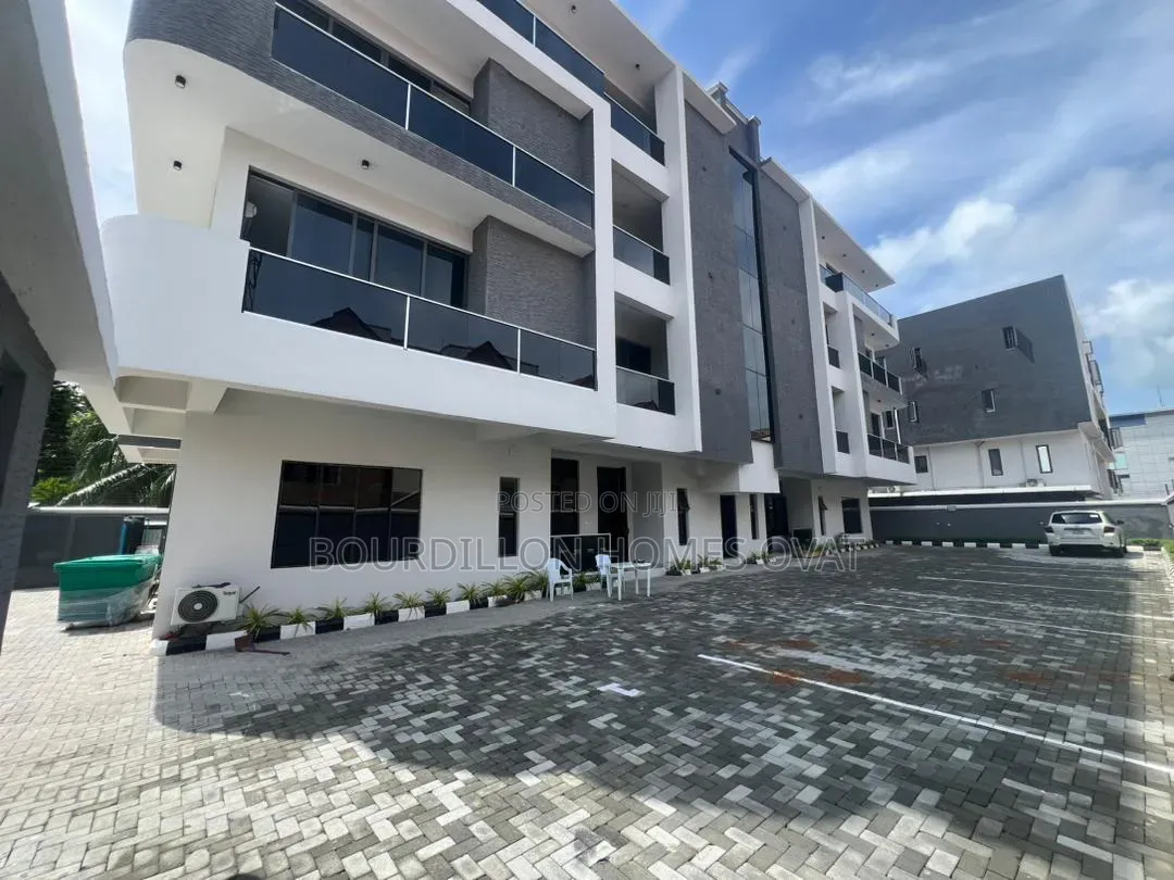 3bdrm Apartment in Lekki Phase 1 Lagos for sale