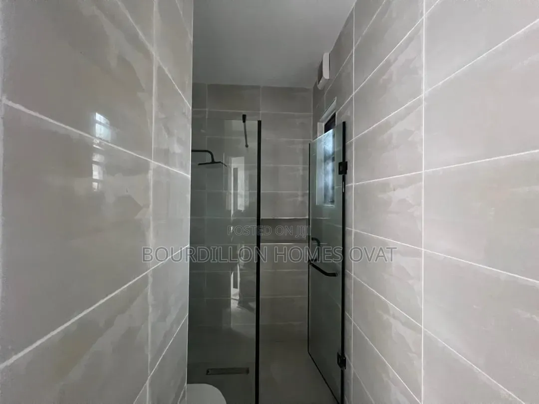 3bdrm Apartment in Lekki Phase 1 Lagos for sale