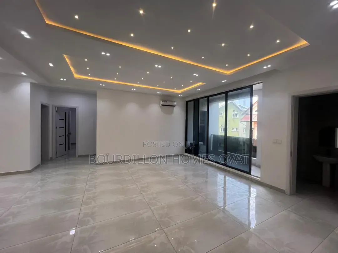 3bdrm Apartment in Lekki Phase 1 Lagos for sale