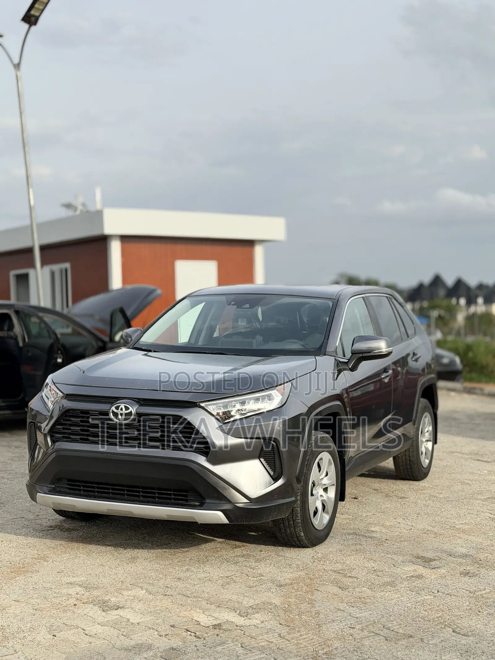 Toyota RAV4 LE 2022 Gray