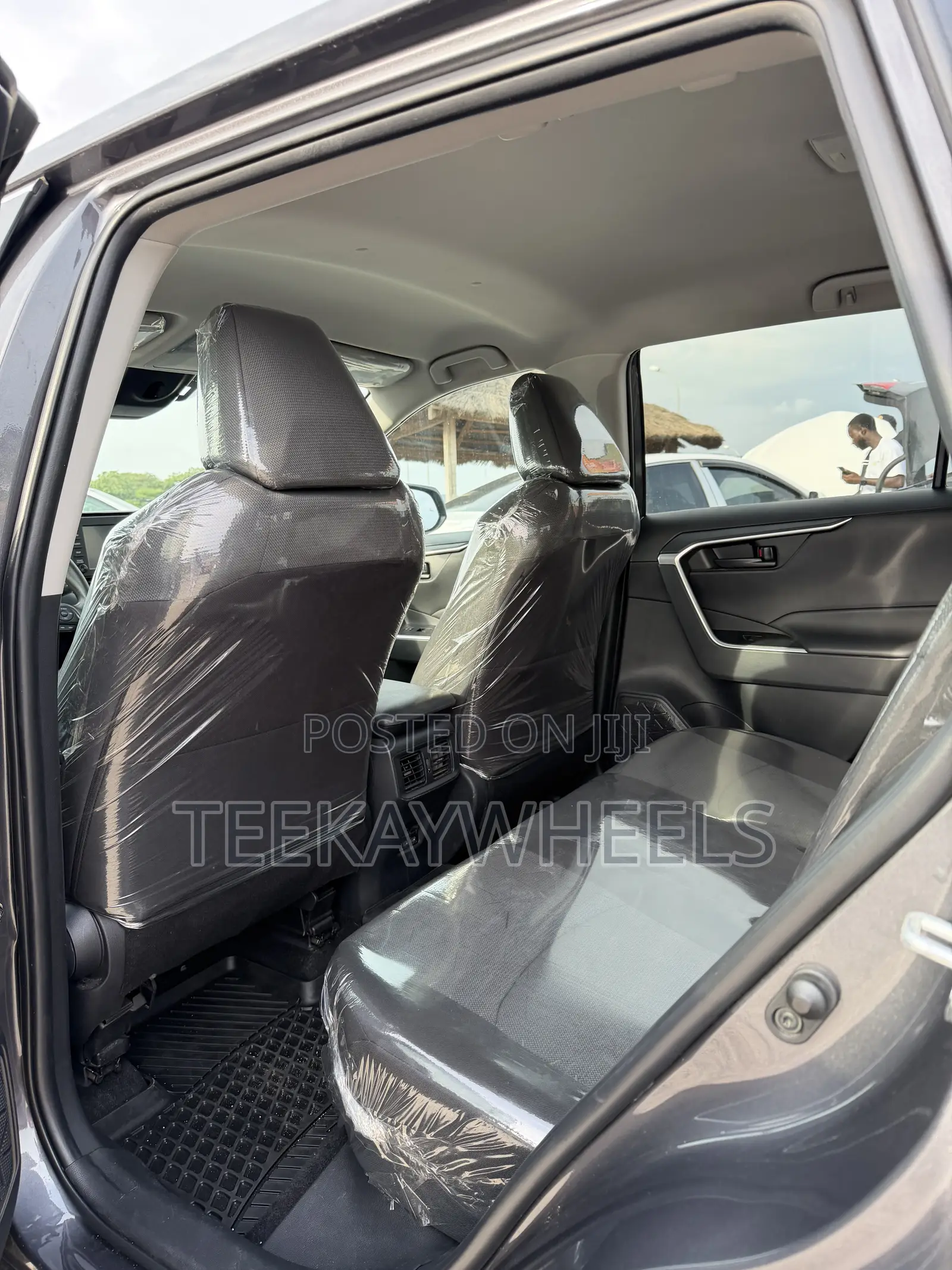 Toyota RAV4 LE 2022 Gray