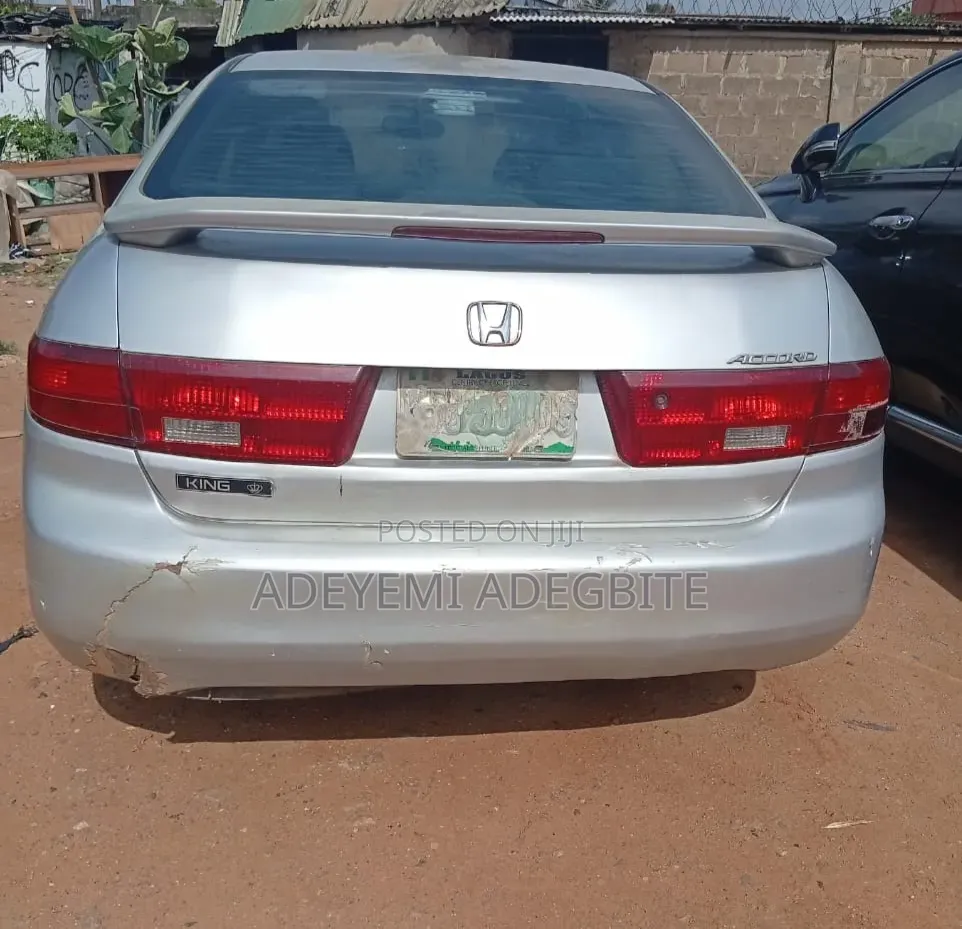 Honda Accord 2005 Silver
