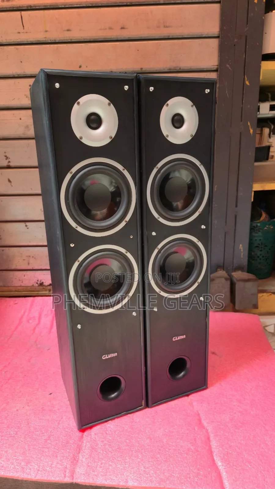 Uk Used Glatten
Traum Series Tower Speakers