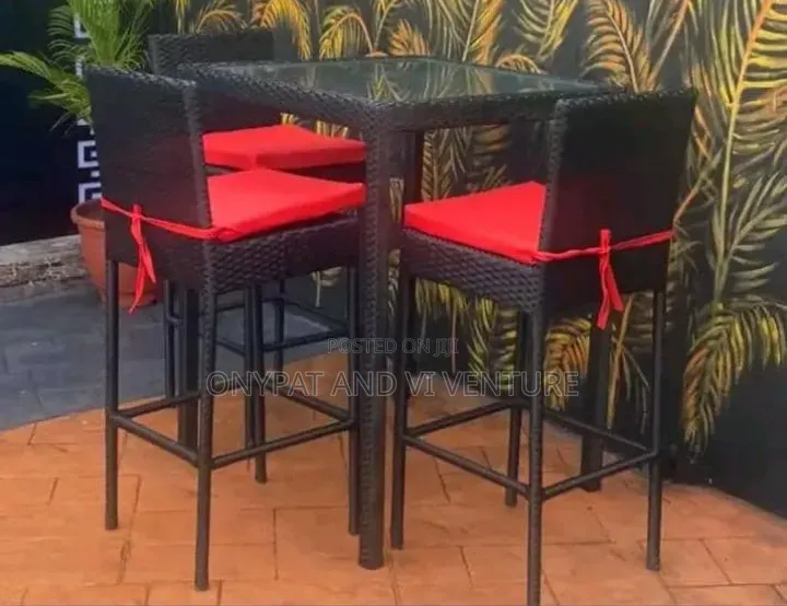 Quality Outdoor Bar Table and Chairs
