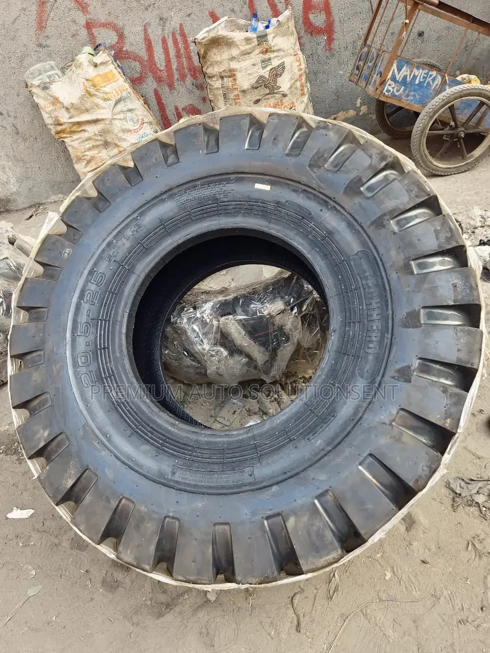 Brand New 20.5-25 Nylon Techhero Tyre