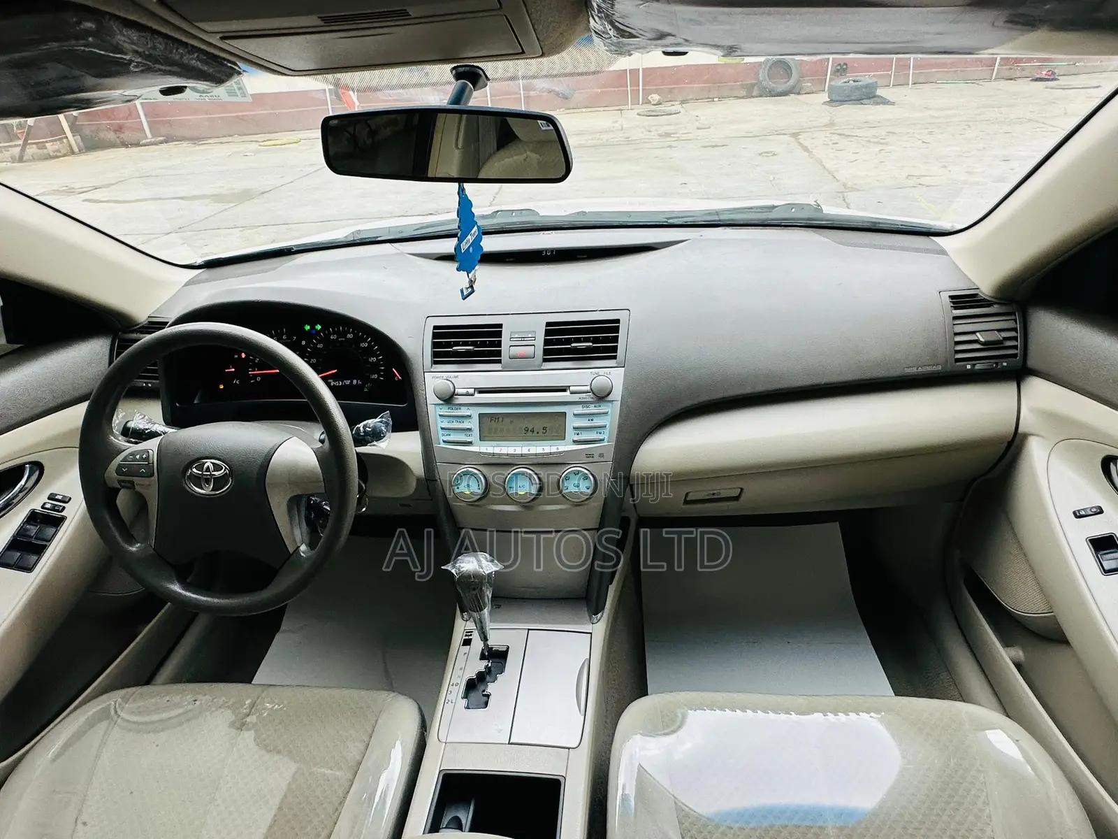 Toyota Camry LE 4dr Sedan (2.4L 4cyl 5A) 2009 White