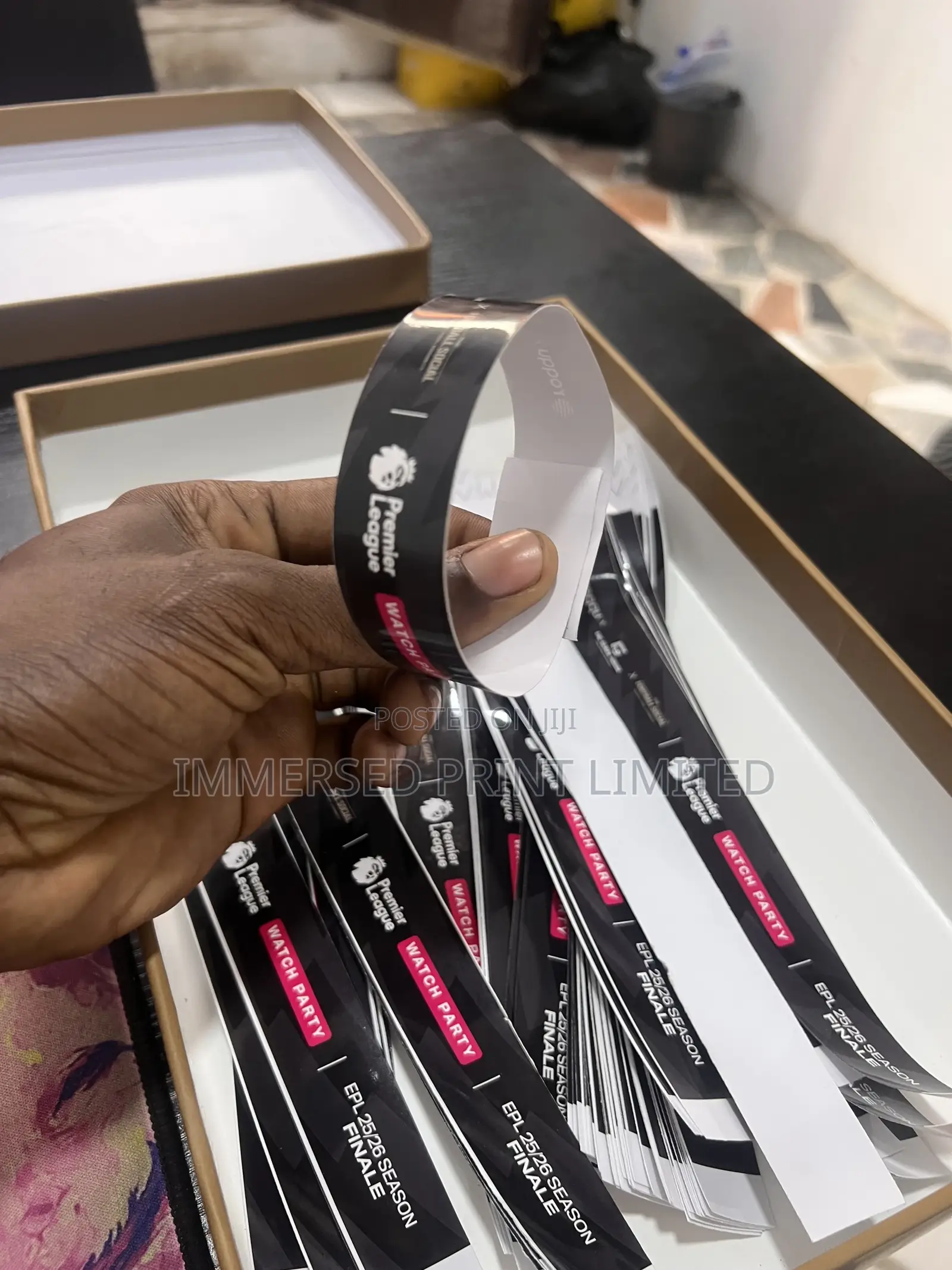 Full Color Wrist Tags Within 24hours