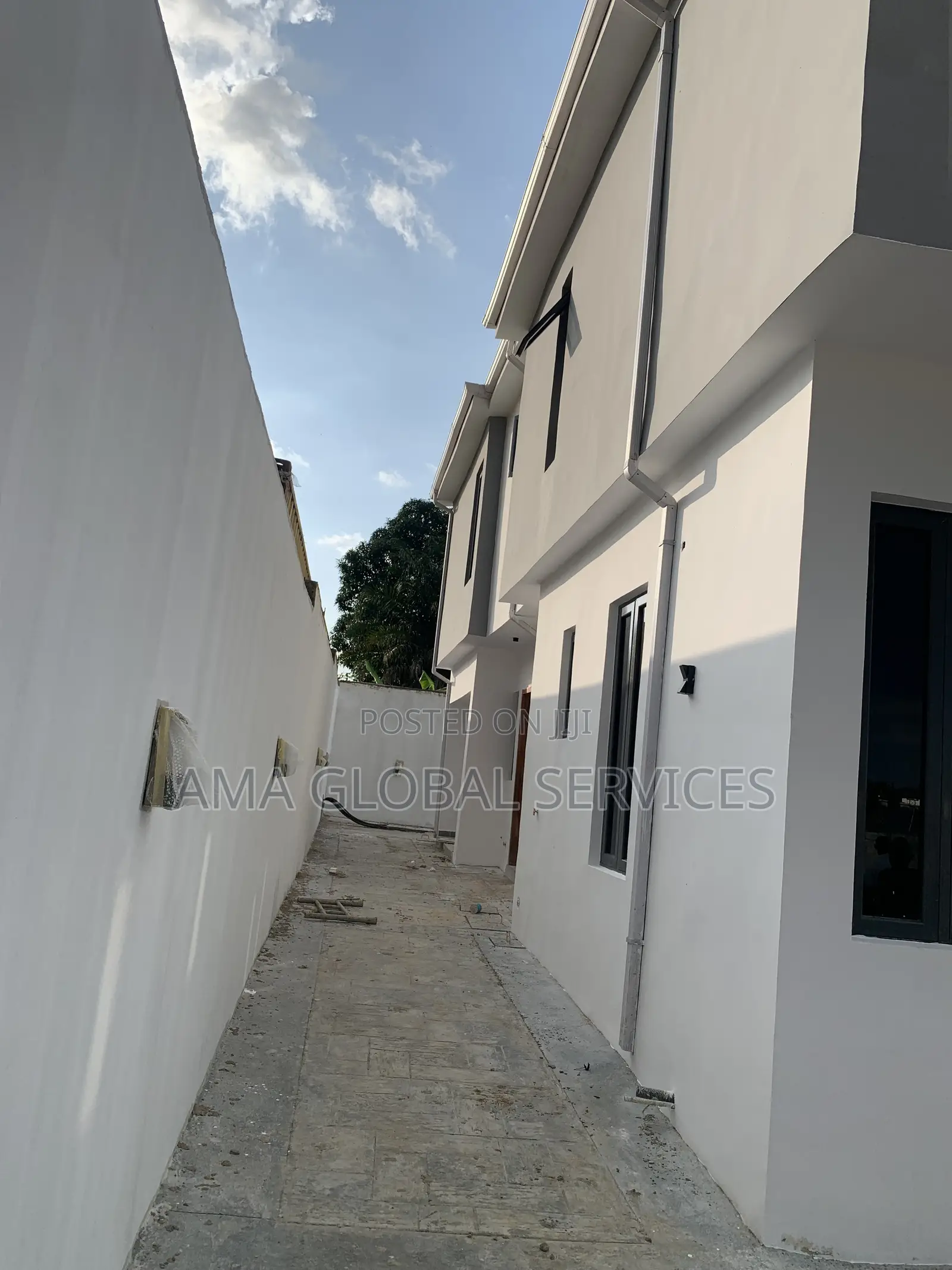 4bdrm Duplex in Ileri Residence, Jericho for sale