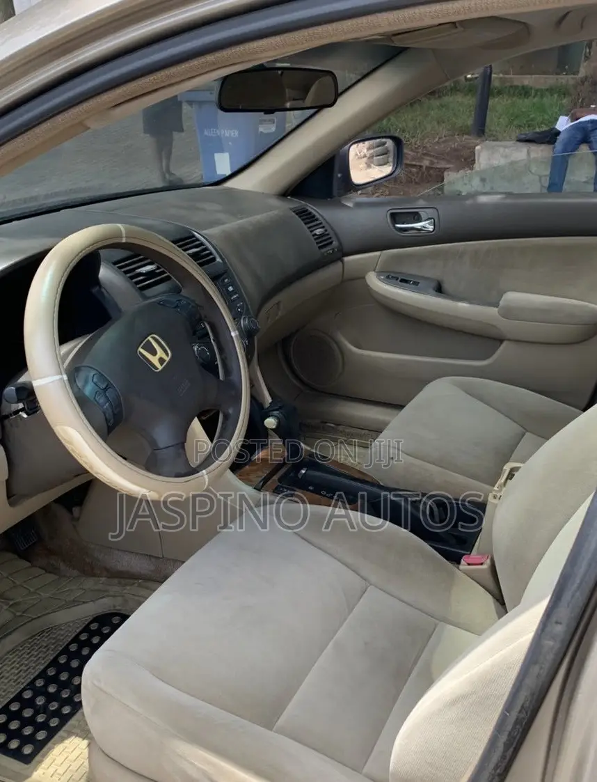 Honda Accord 2004 Gold