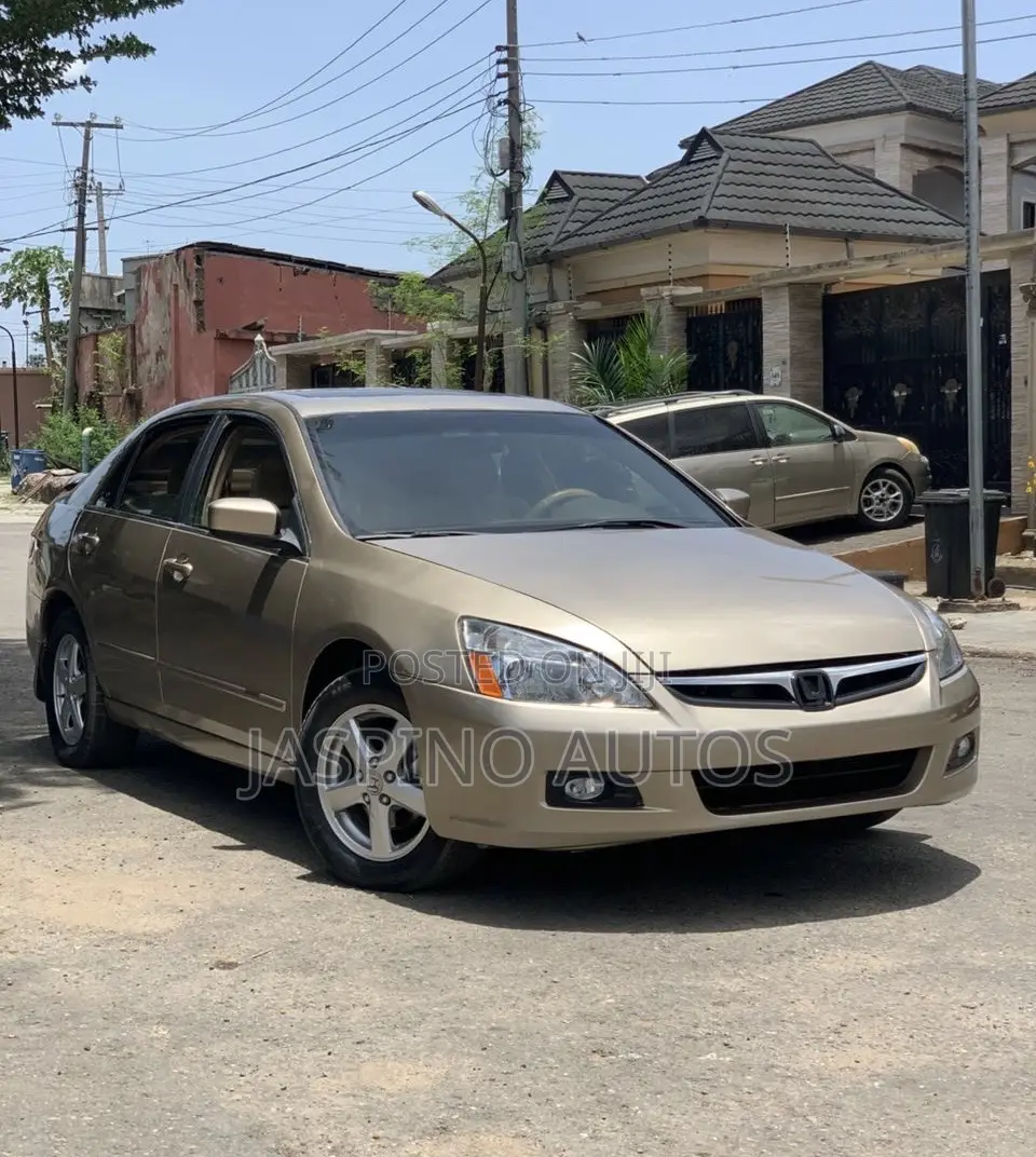 Honda Accord 2004 Gold