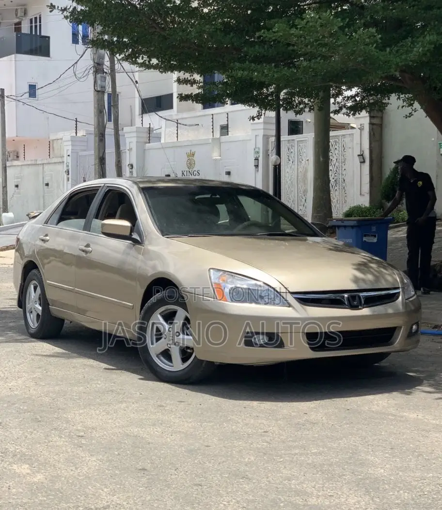 Honda Accord 2004 Gold