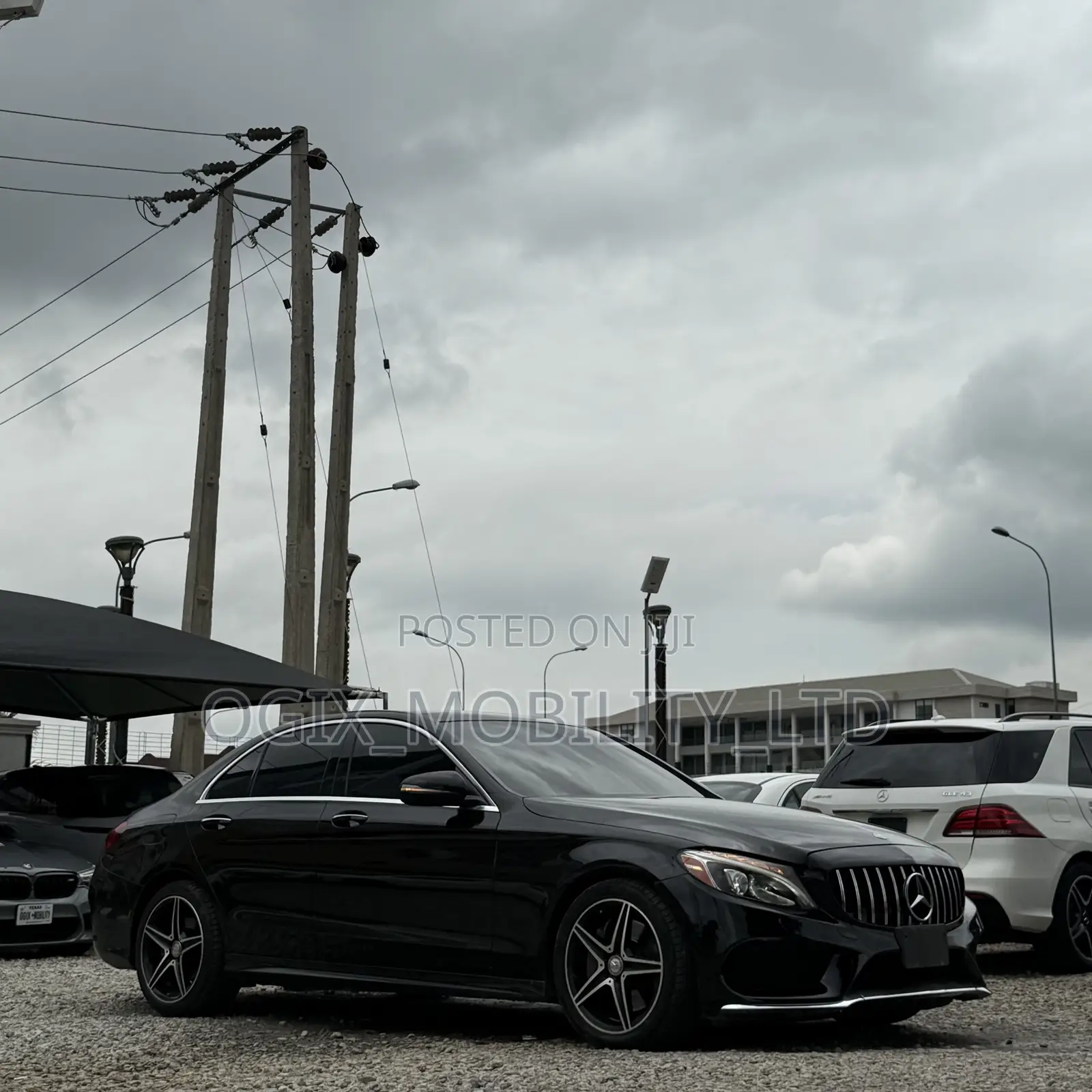 Mercedes-Benz C300 2016 Black