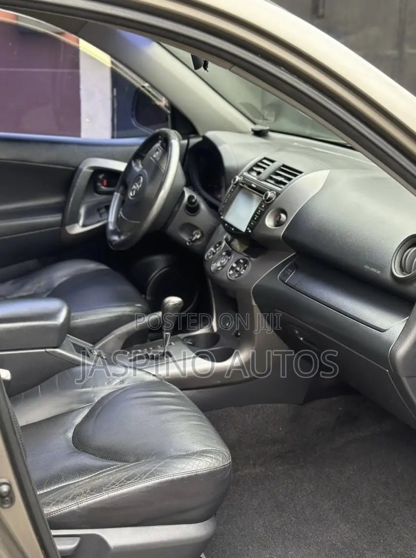 Toyota RAV4 2010 Gray