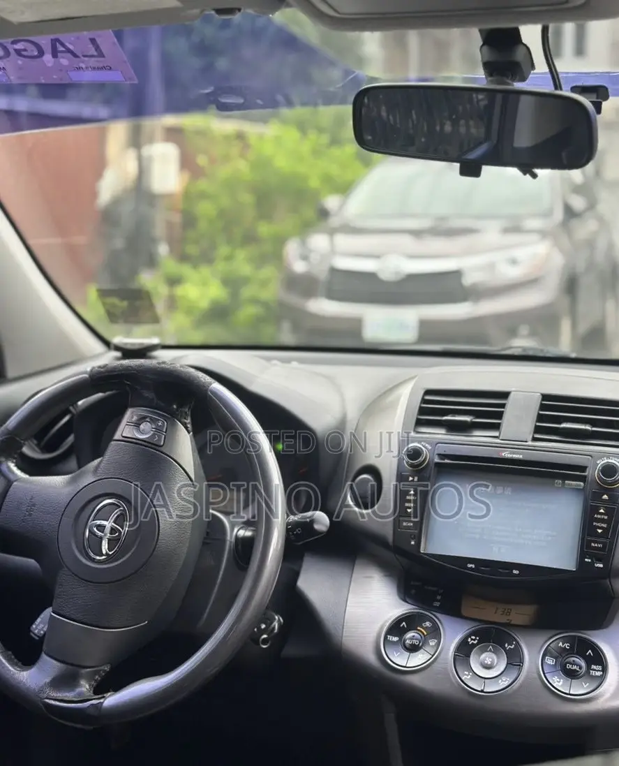 Toyota RAV4 2010 Gray