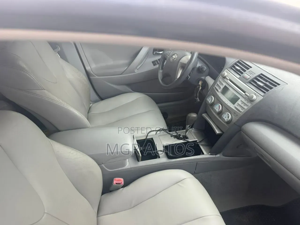 Toyota Camry 2010 Silver