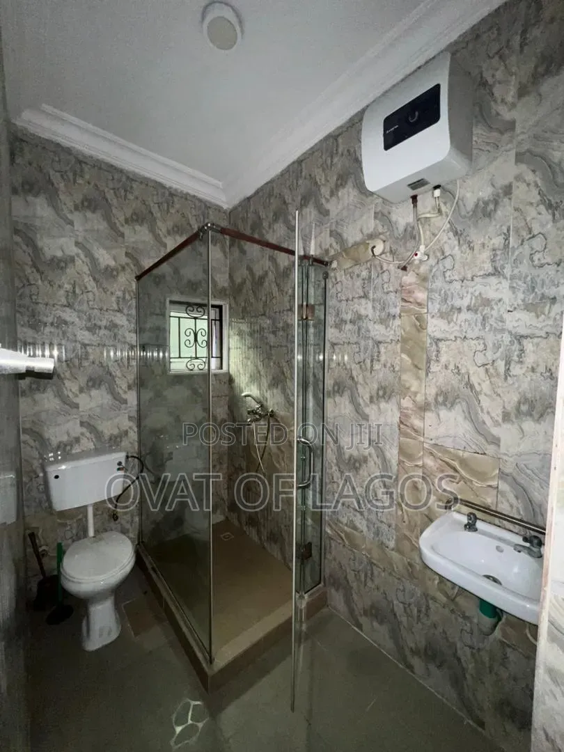 3bdrm Apartment in Chevron for rent