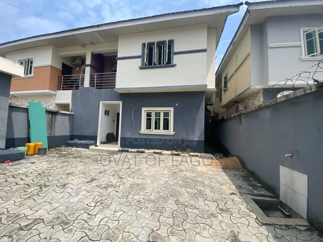 4bdrm Duplex in Chevron for rent