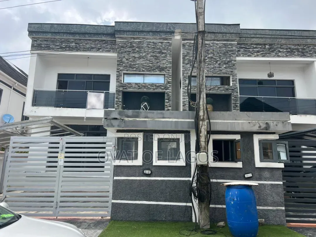 4bdrm Duplex in Ikota for sale