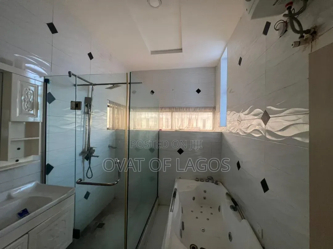 4bdrm Duplex in Ikota for sale