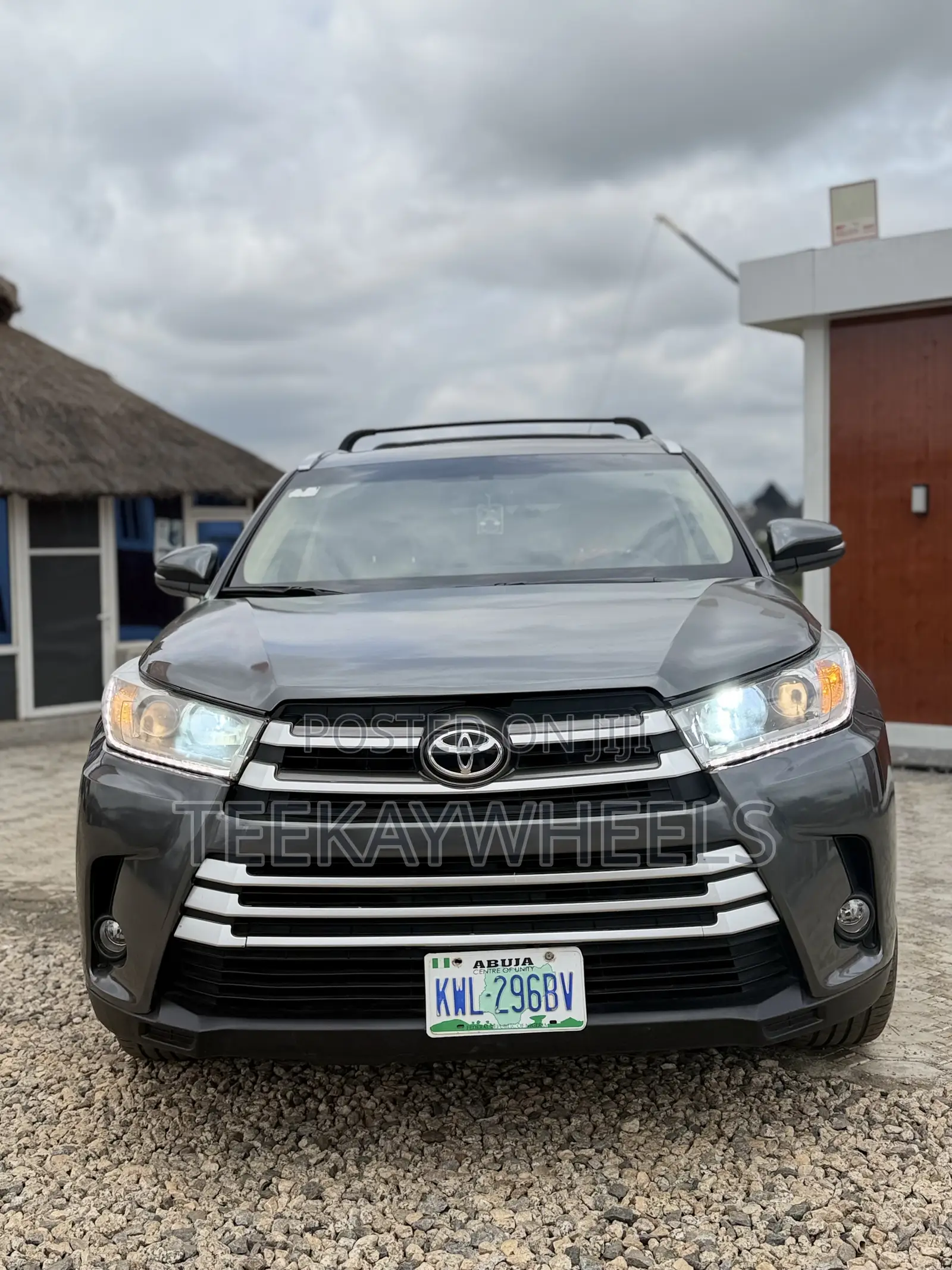 Toyota Highlander Limited 4x2 V6 (3.5L 6cyl 8A) 2017 Gray