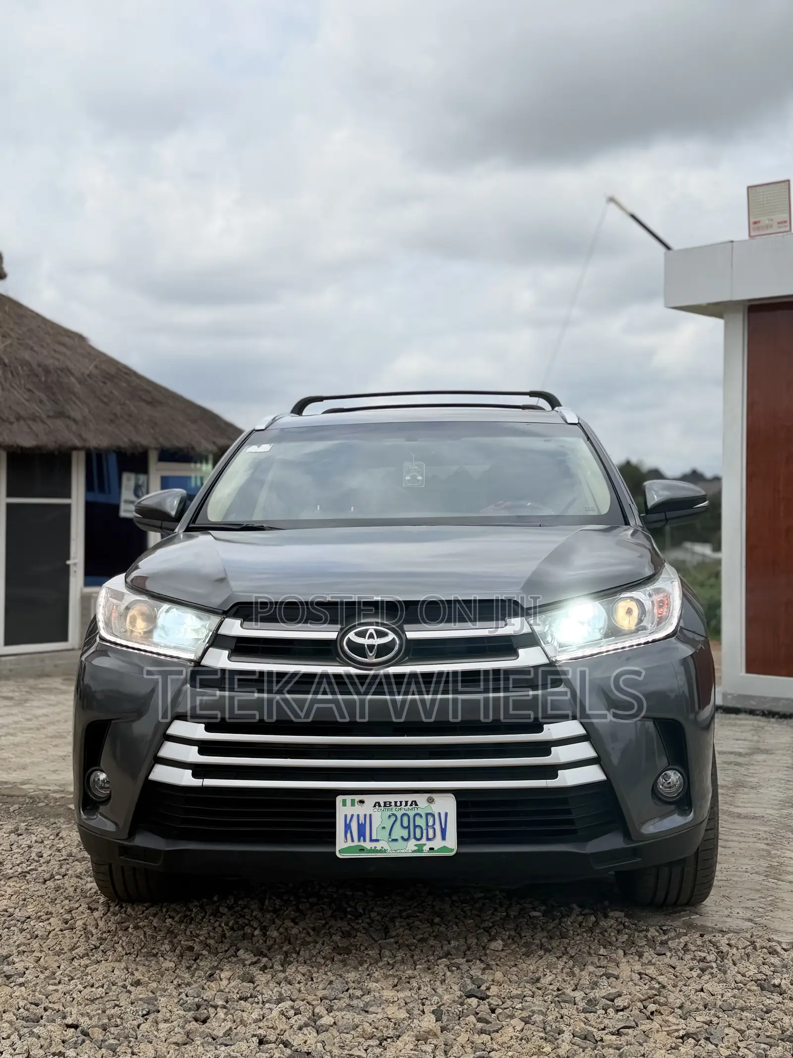 Toyota Highlander Limited 4x2 V6 (3.5L 6cyl 8A) 2017 Gray