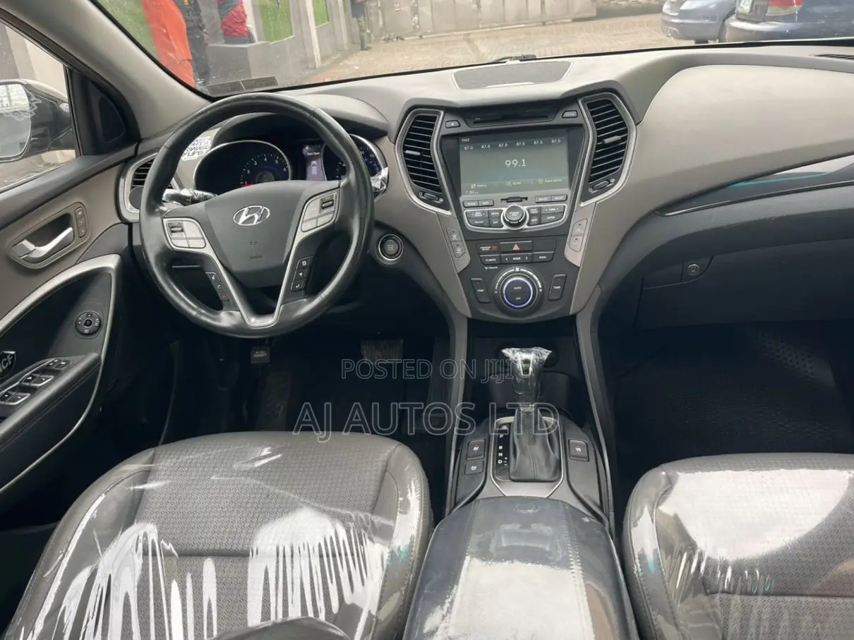 Hyundai Santa Fe 2015 Gray
