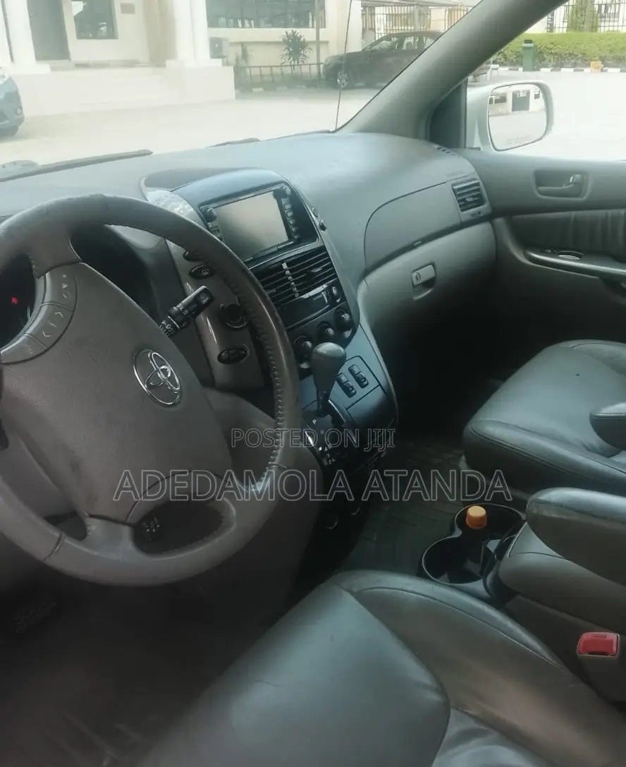 Toyota Sienna 2008 White