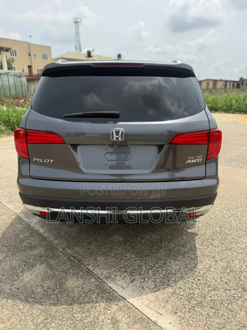 Honda Pilot Elite 4dr AWD (3.5L 6cyl 9A) 2016 Gray