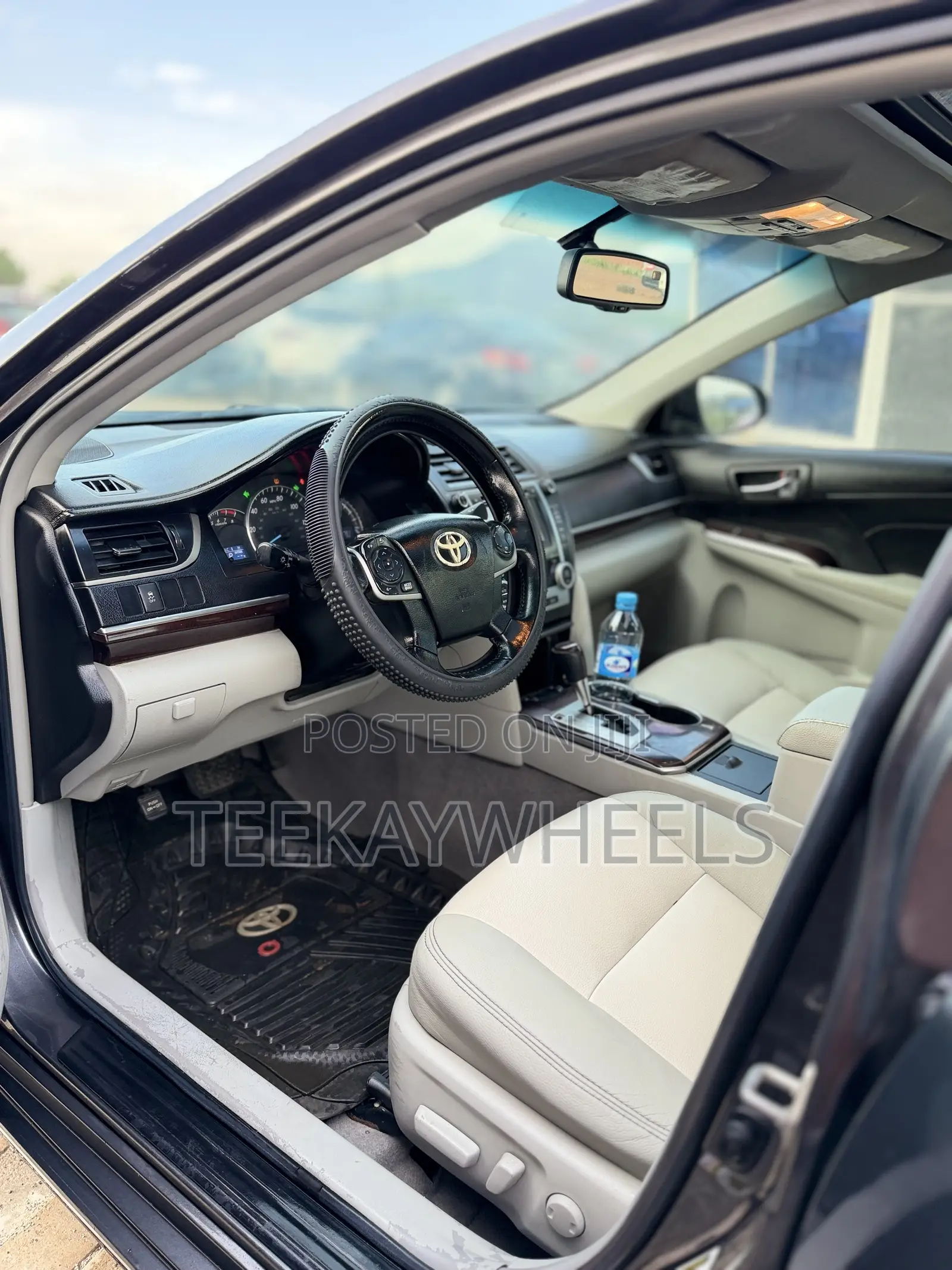 Toyota Camry XLE 4dr Sedan (2.5L 4cyl 6A) 2014 Gray